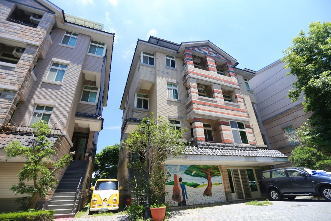 스로우 베드 앤 브렉퍼스트 (Cause a slow one. Slow bed and breakfast)-2