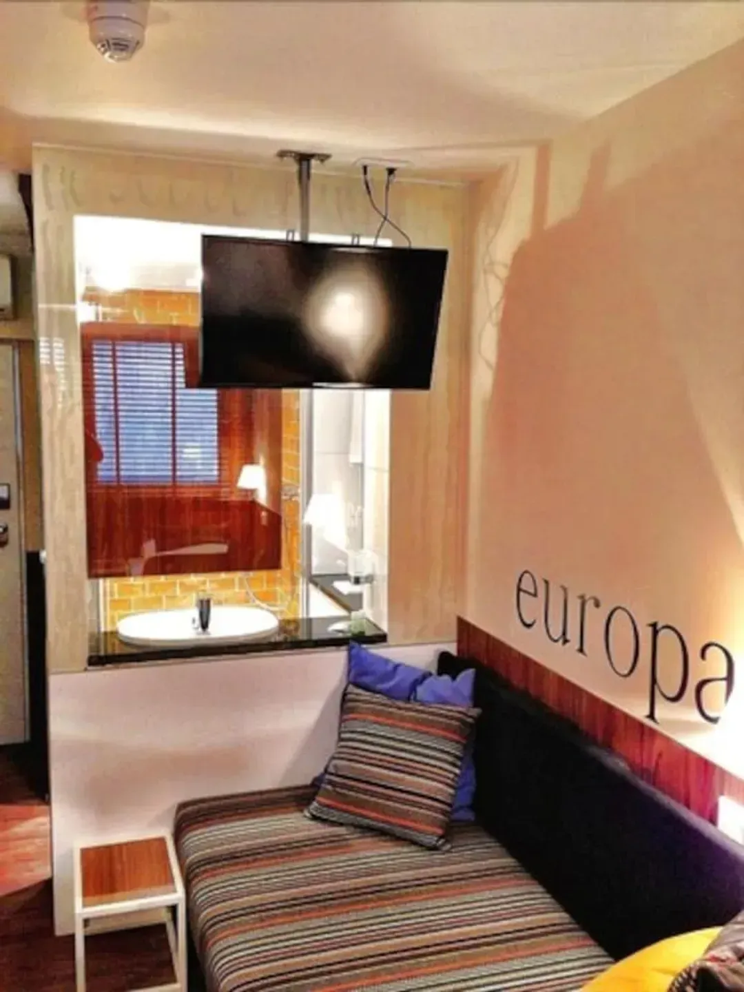 Room amenity