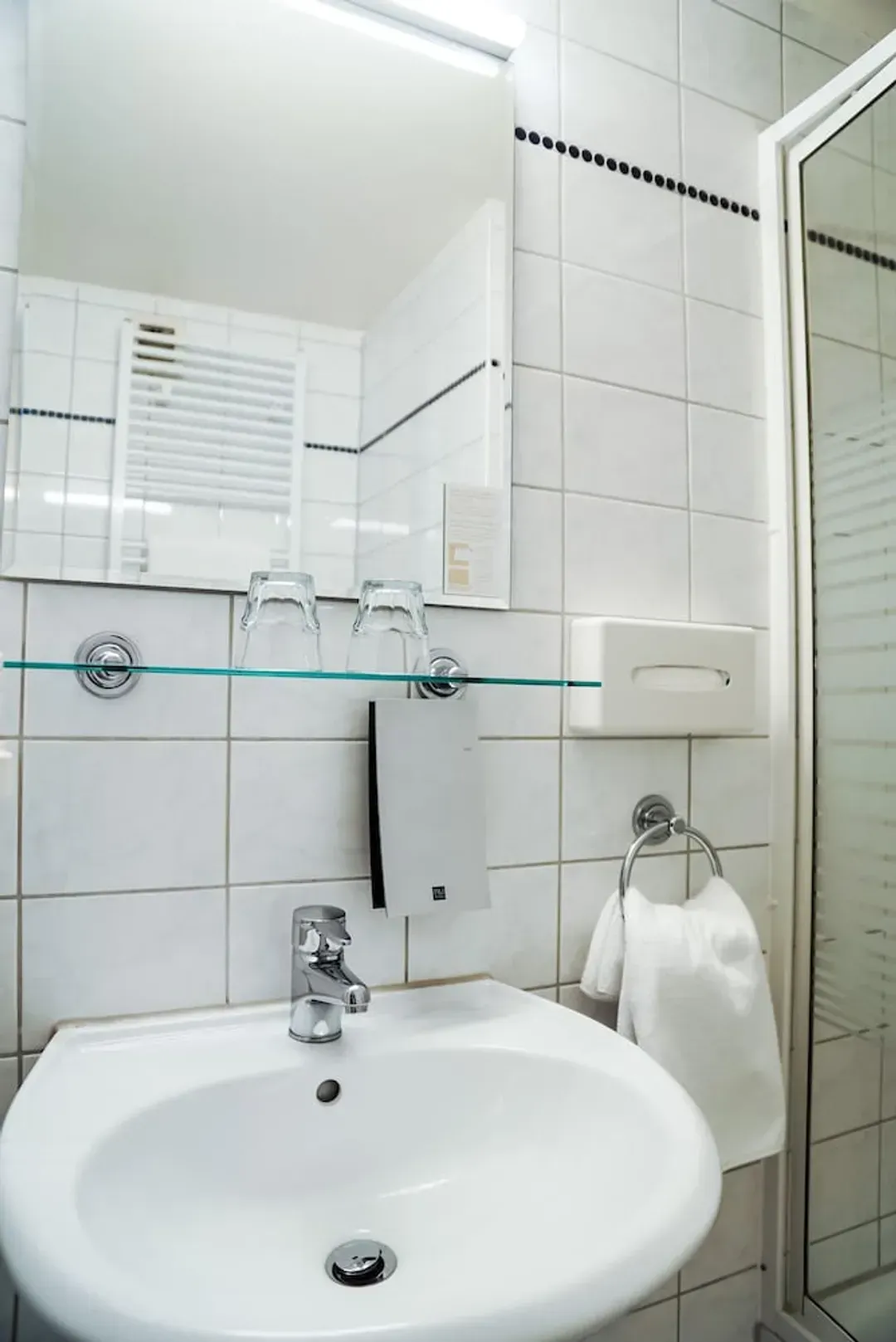 Bathroom sink
