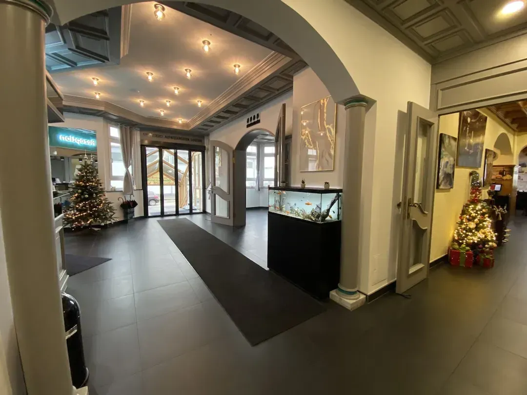 Lobby lounge