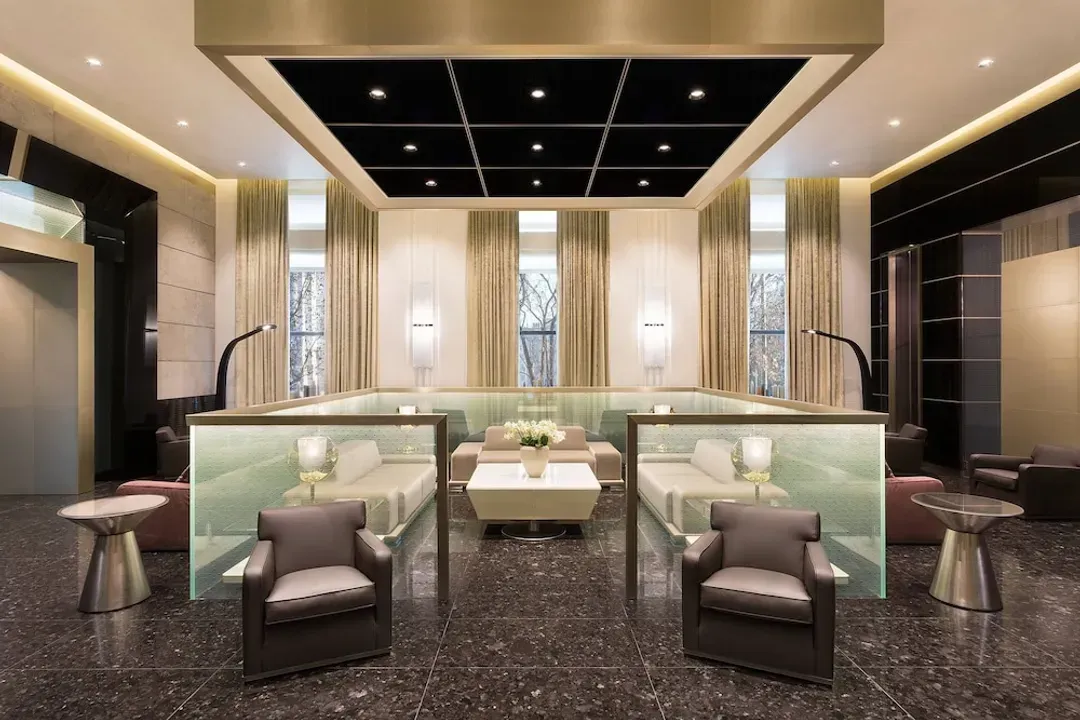 Lobby lounge