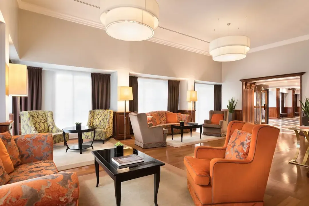 Lobby lounge