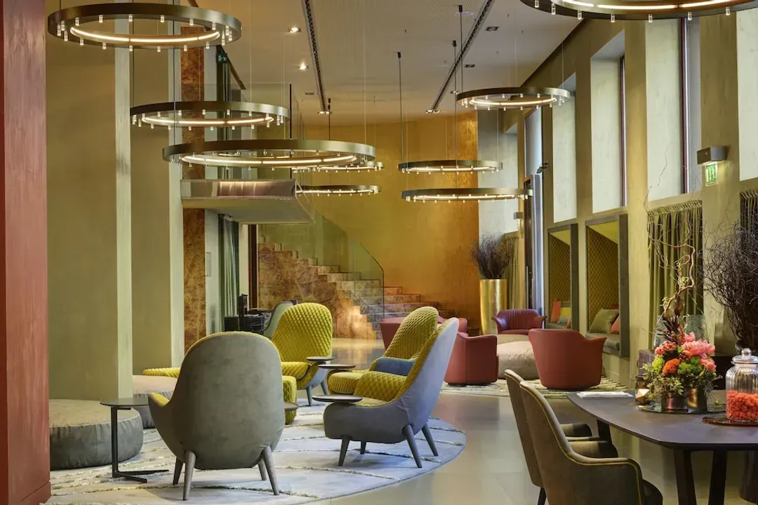 Lombardia-Enterprise Hotel
