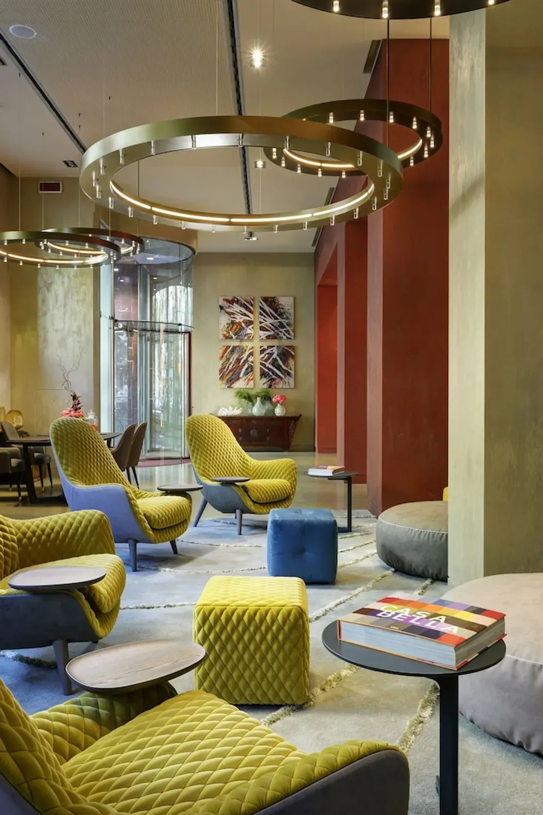 Lobby lounge