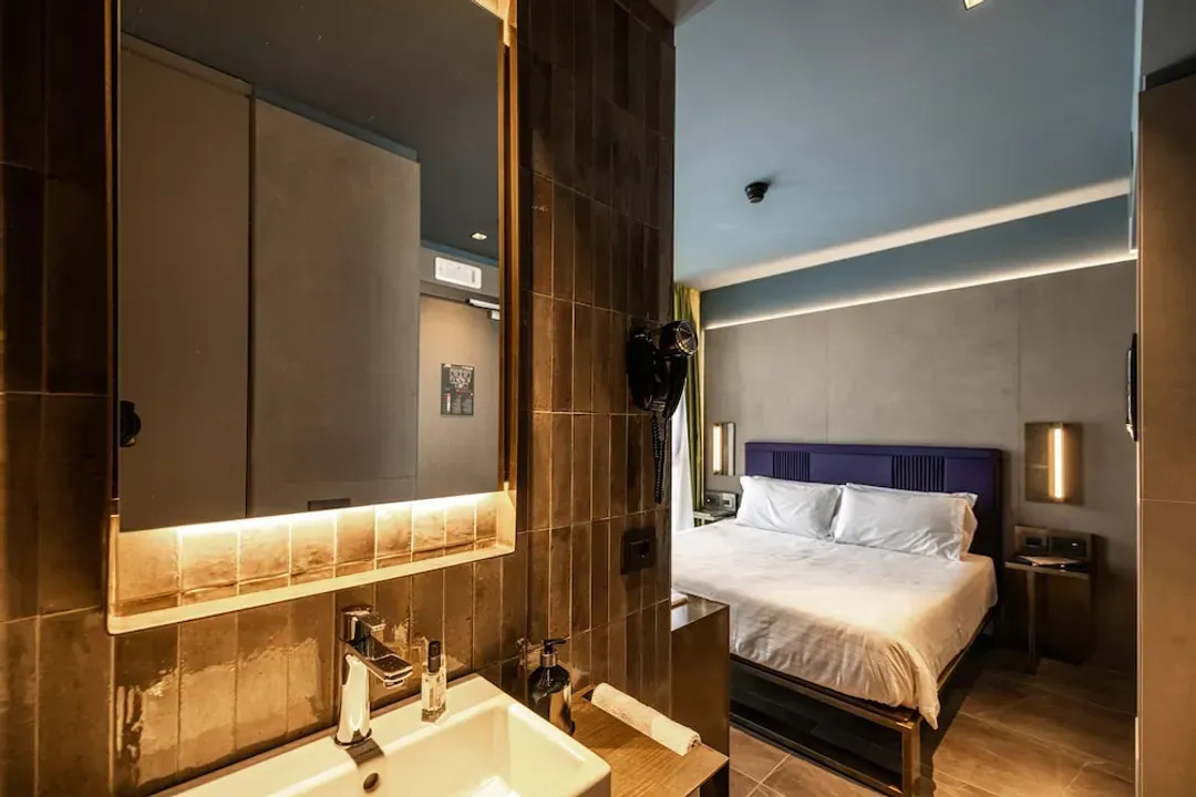 Room amenity