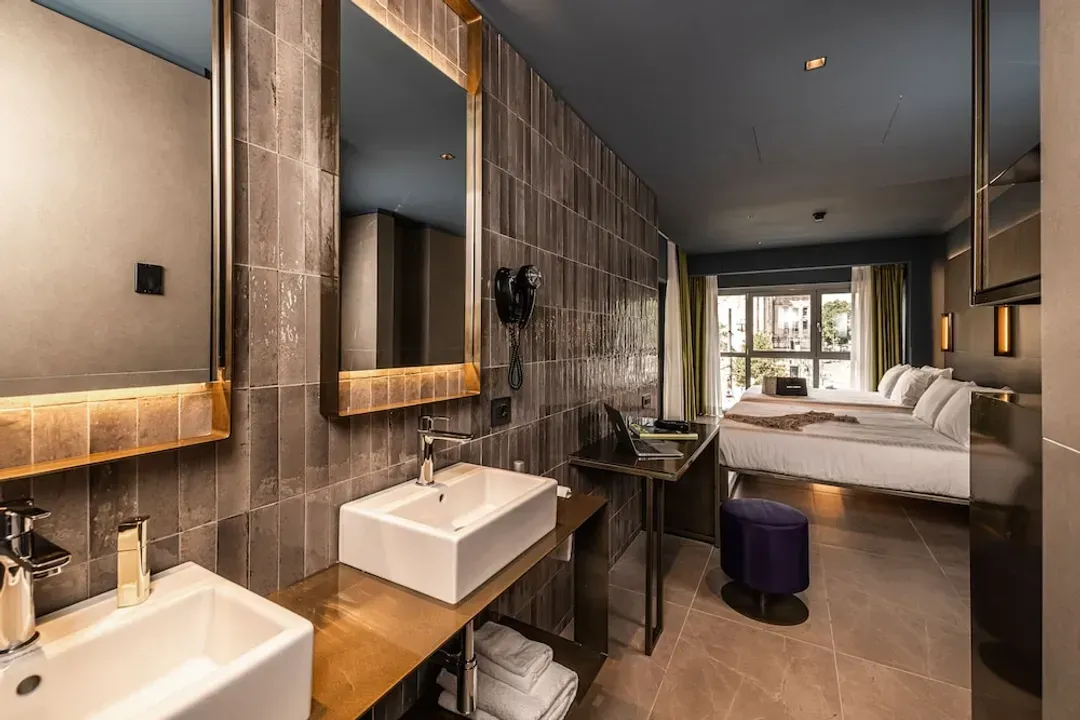 Room amenity