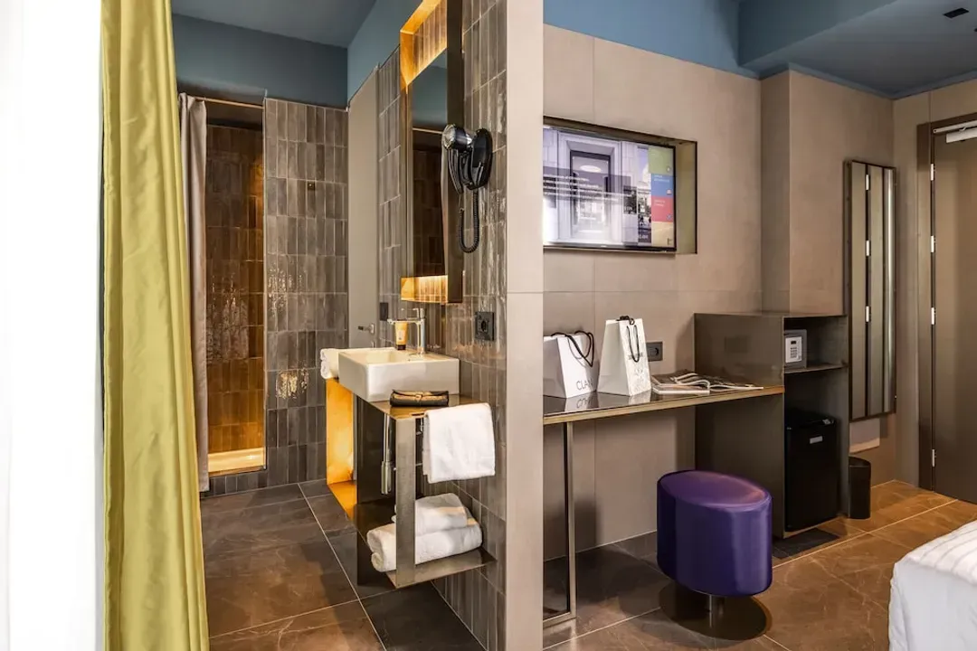 Room amenity