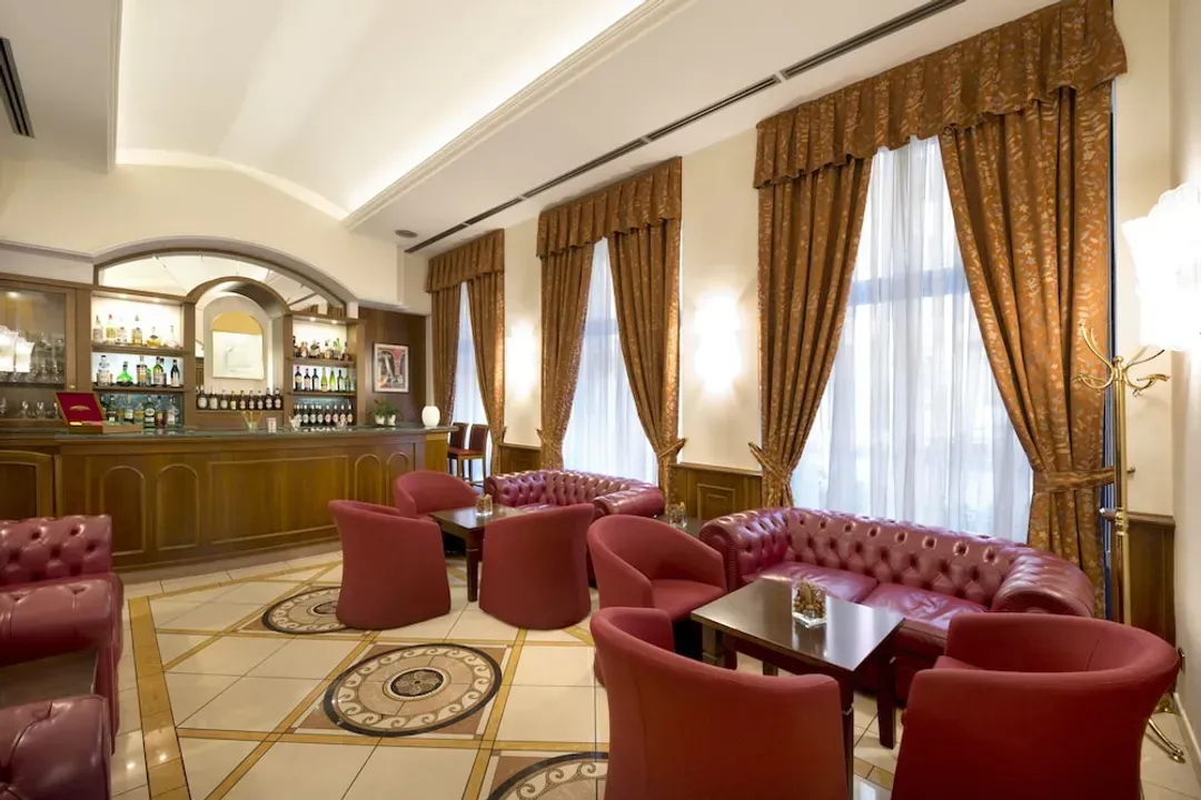 Lobby lounge
