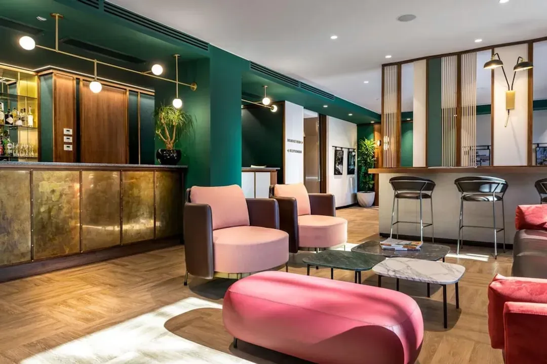 Lombardia-Hotel Canada