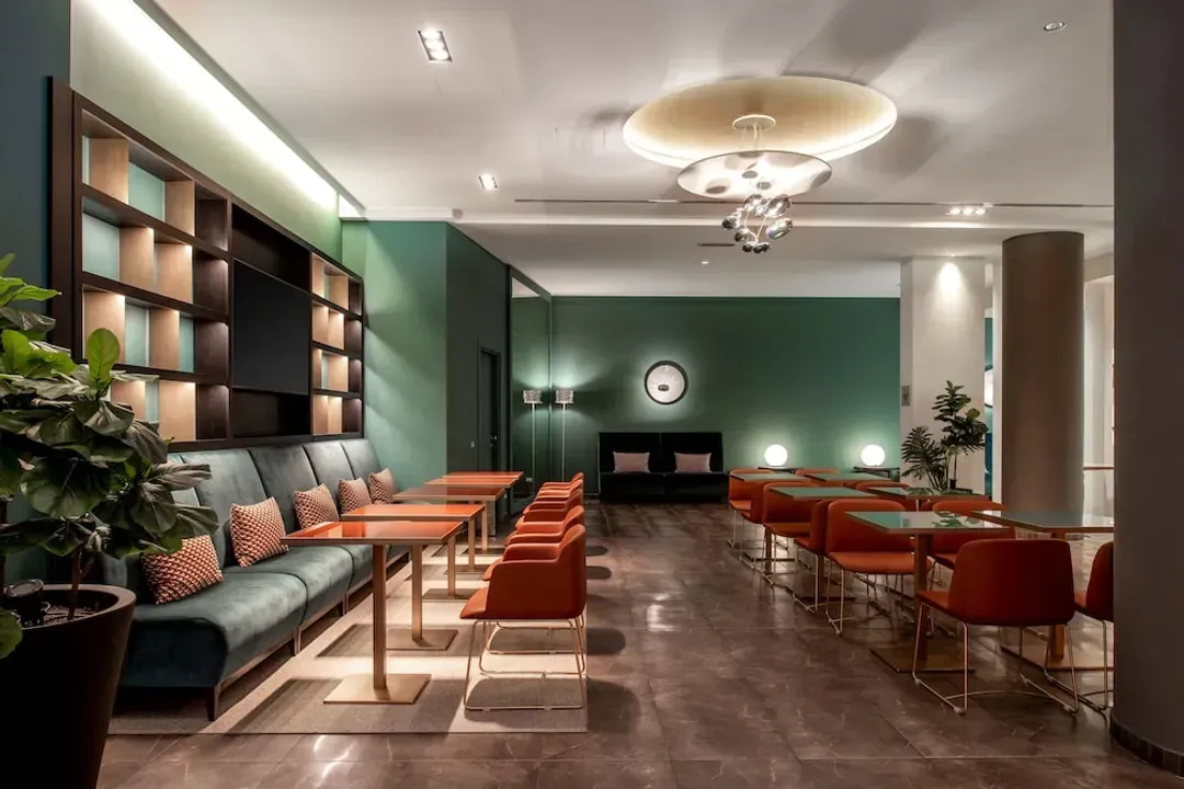 Lobby lounge