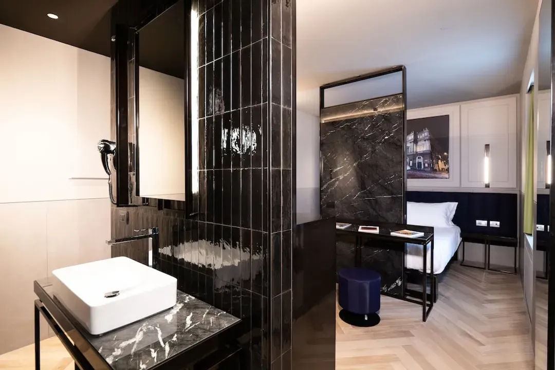 Room amenity