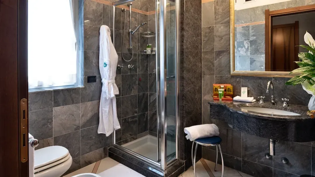 Room amenity