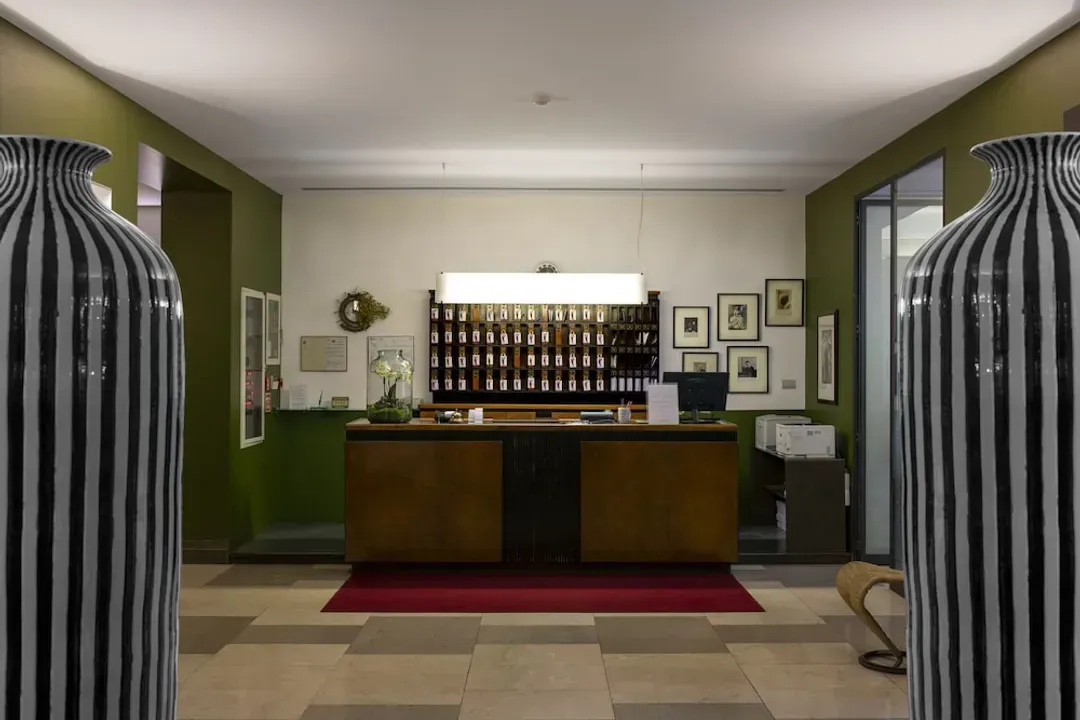 Concierge desk