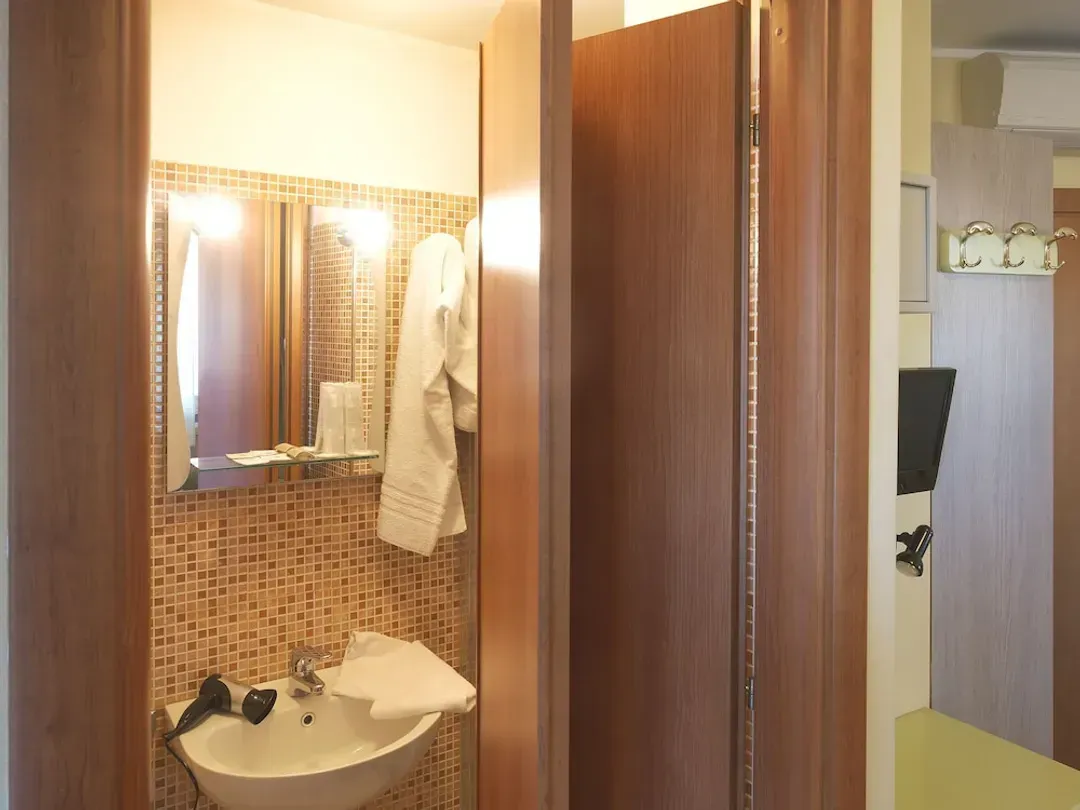 Room amenity