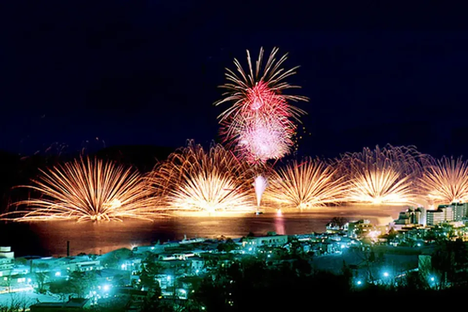 紫享北海道～小樽函館山、富良野四季彩、洞爺璀璨花火、三大蟹溫泉五日-3
