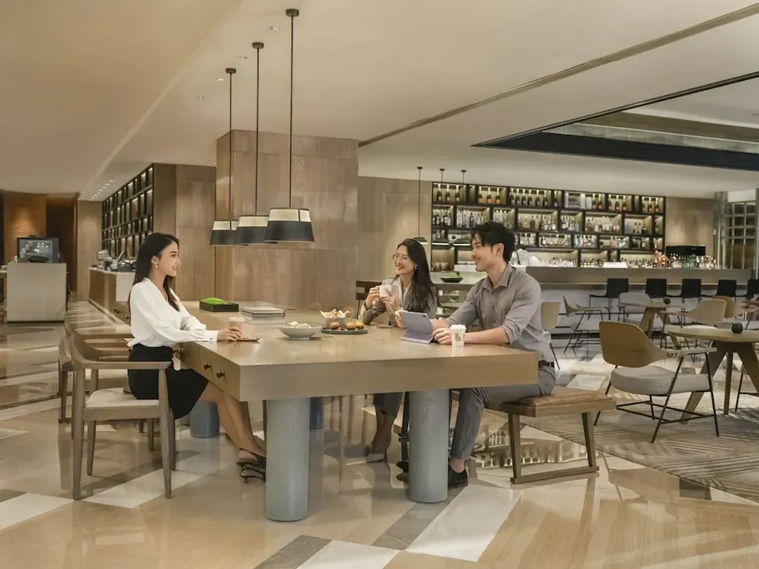 Lobby lounge