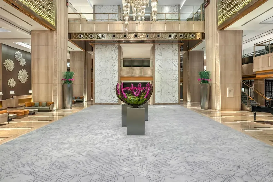 Lobby lounge