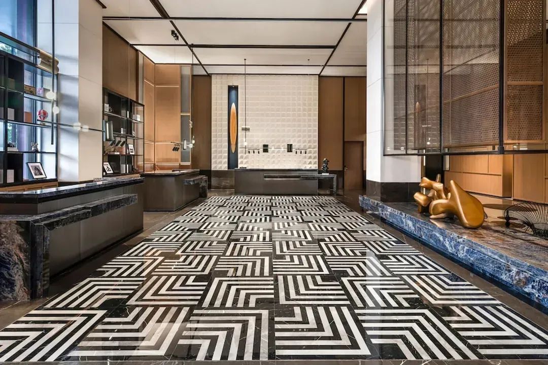 Lobby lounge