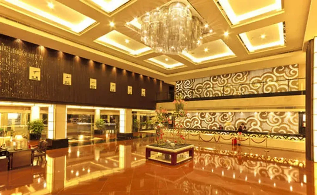 Check-in/check-out kiosk