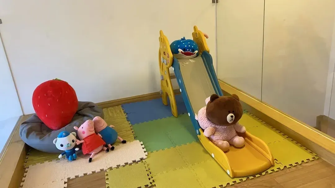 Children's theme room