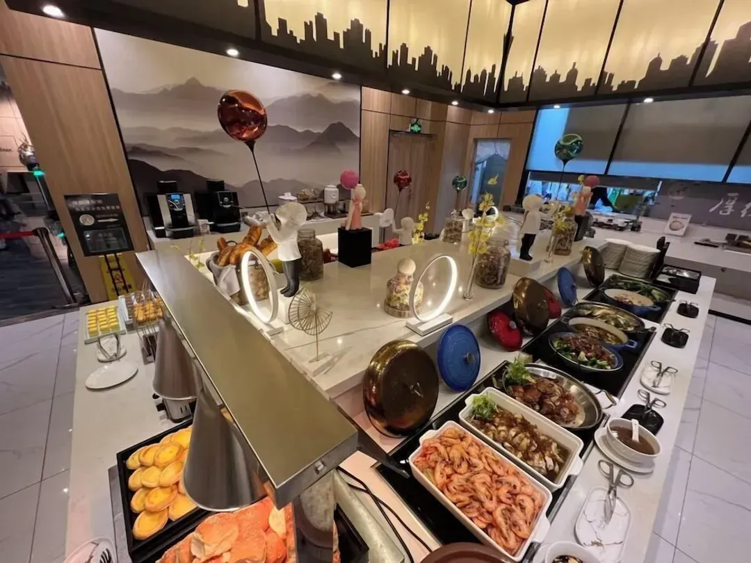 Breakfast area