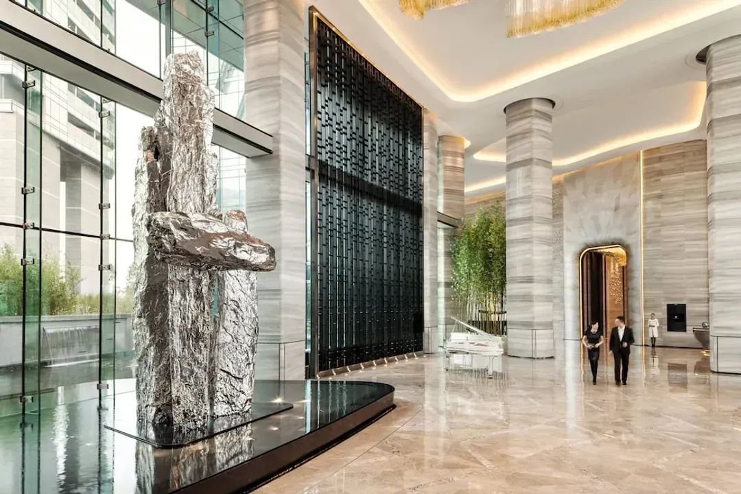 Lobby lounge