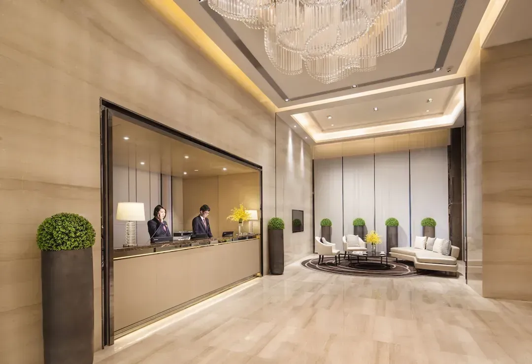 Lobby lounge