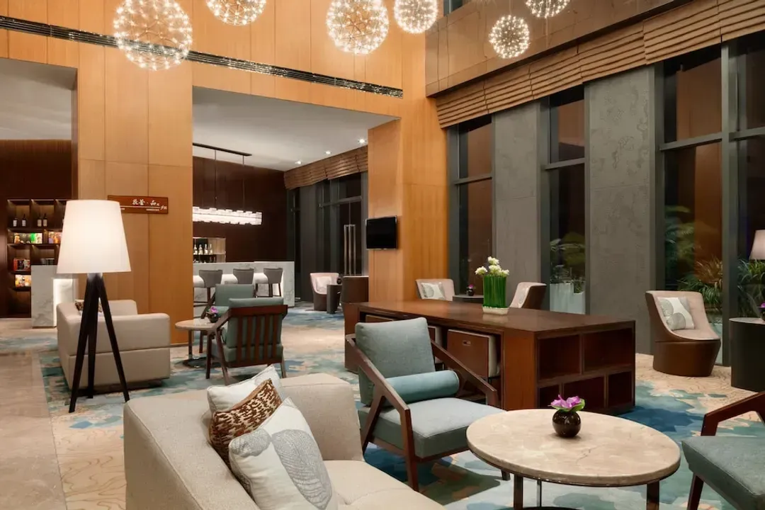 Lobby lounge
