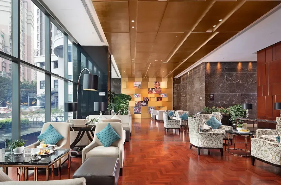 Lobby lounge