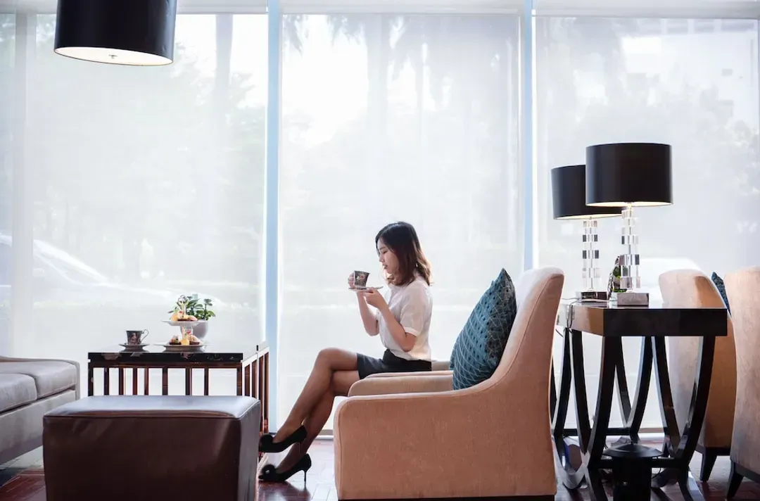 Lobby lounge