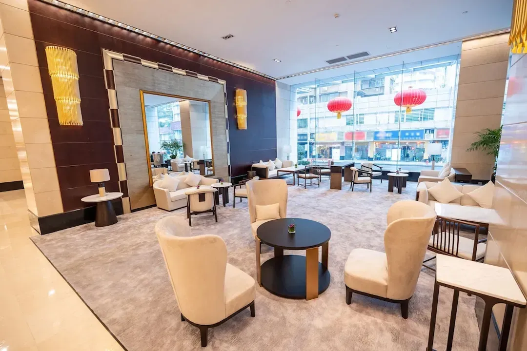 Lobby lounge