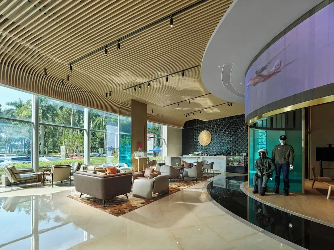 Lobby lounge