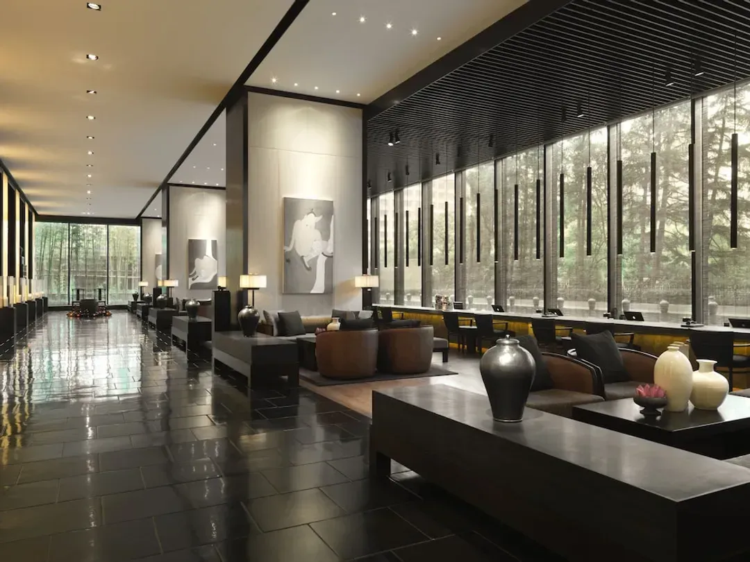 Lobby lounge