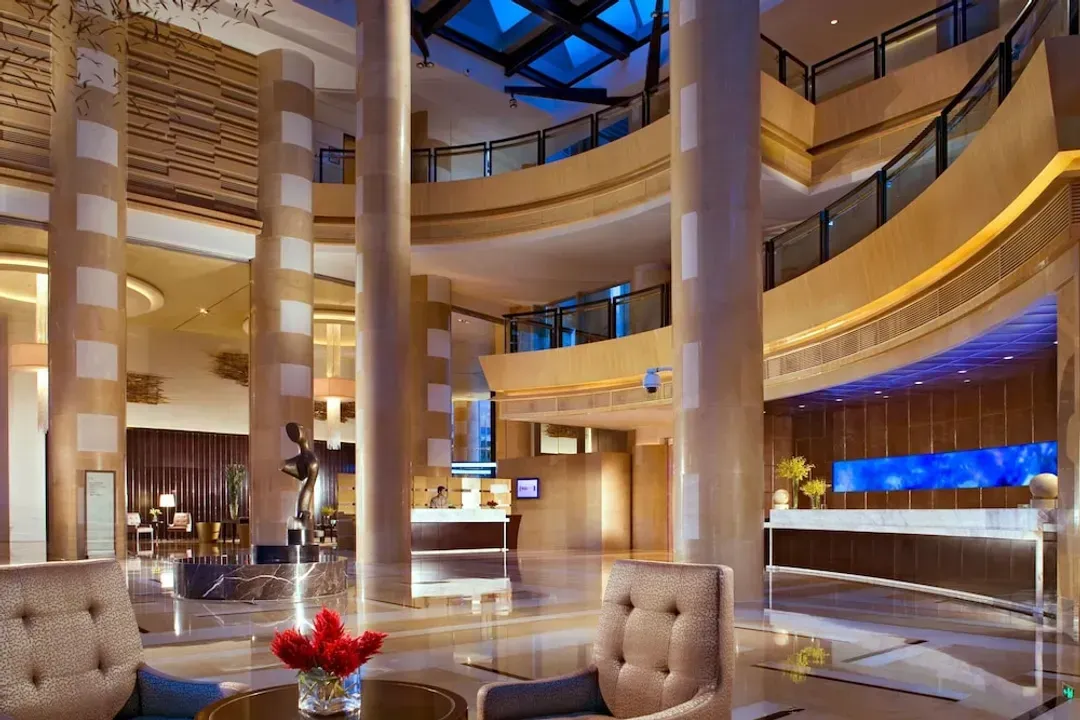 Lobby lounge