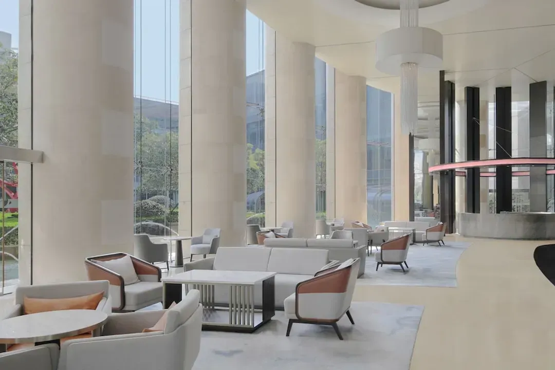 Lobby lounge