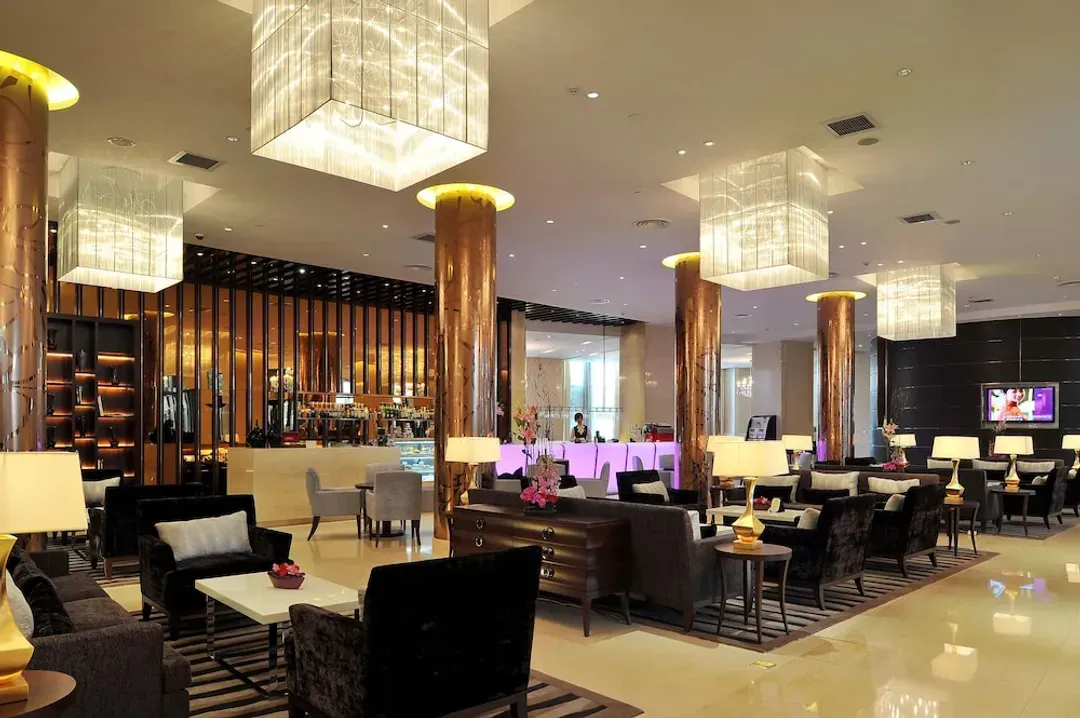 Lobby lounge