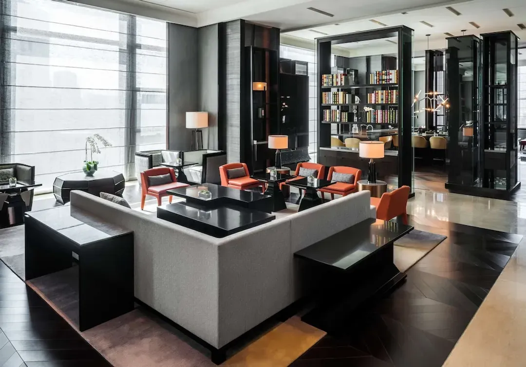 Lobby lounge