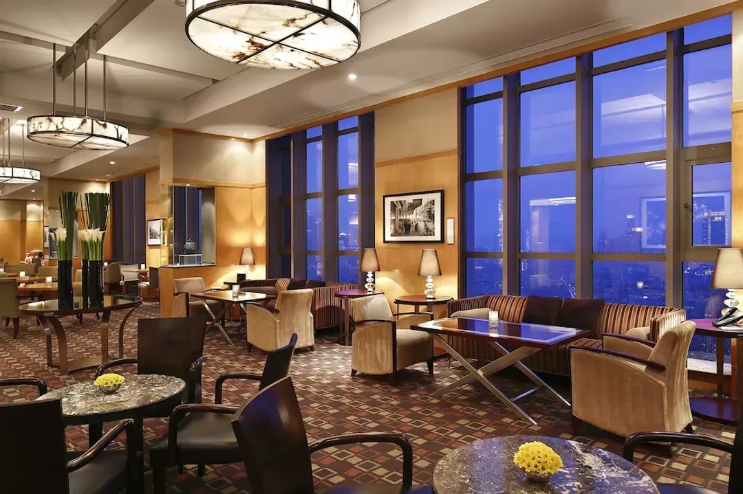 Lobby lounge