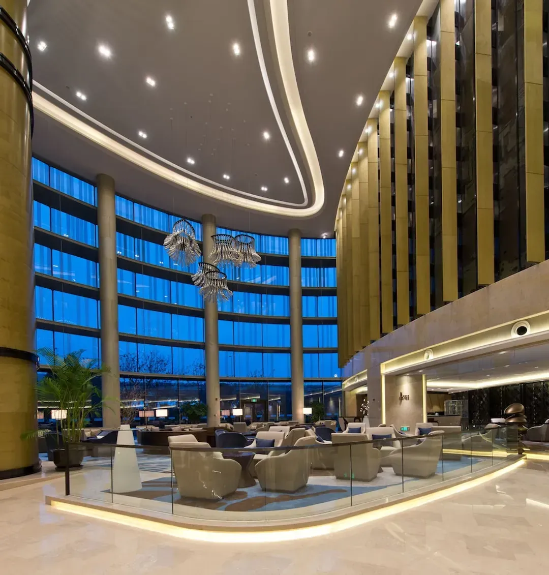 Lobby lounge