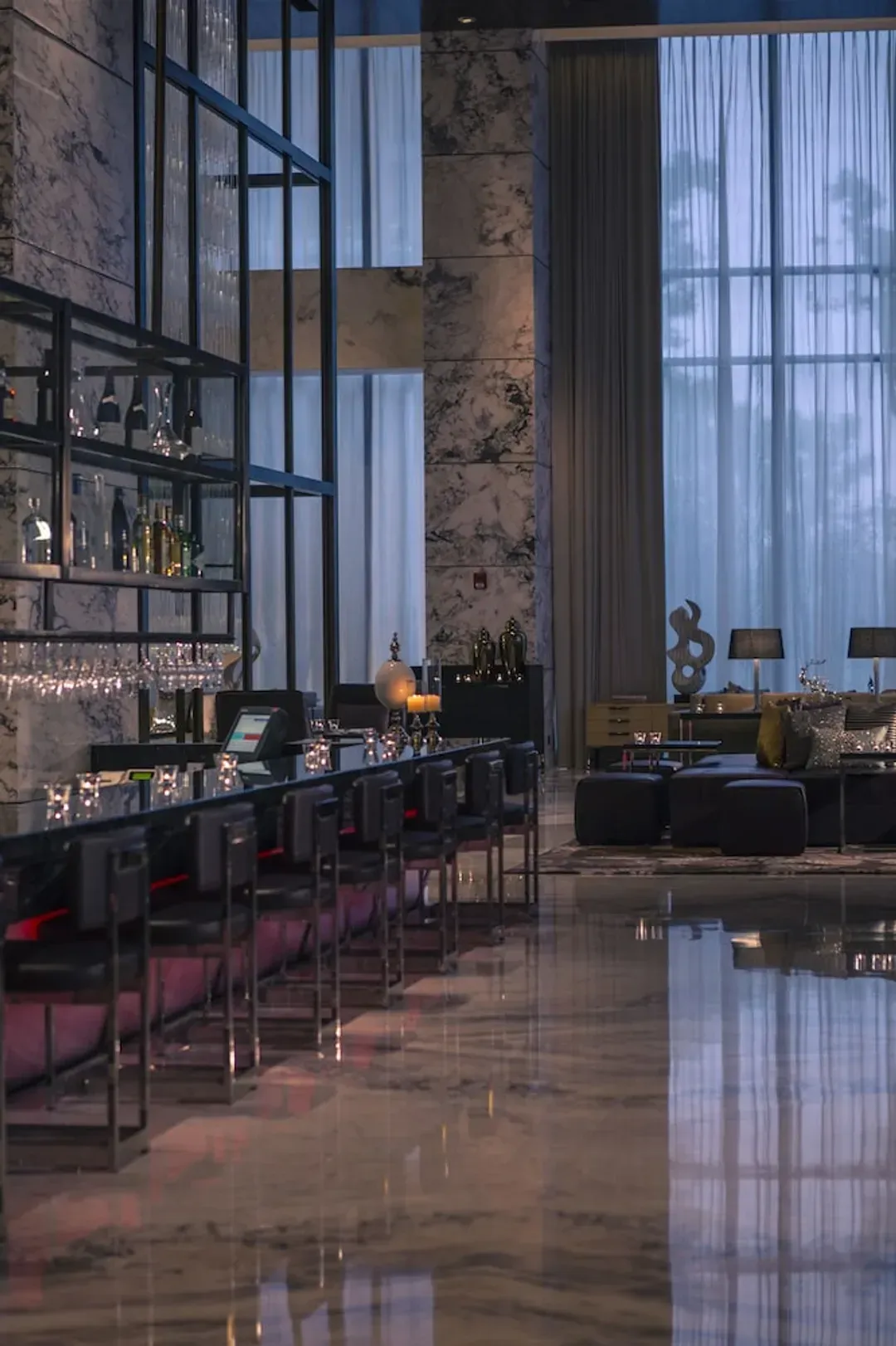 Lobby lounge