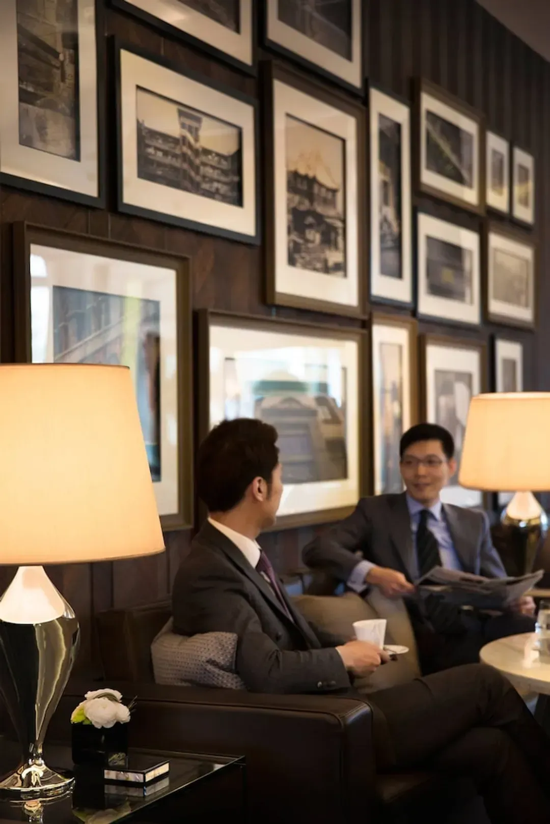 Lobby lounge