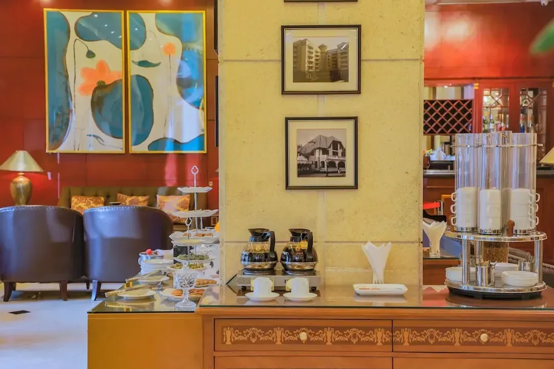 Lobby lounge