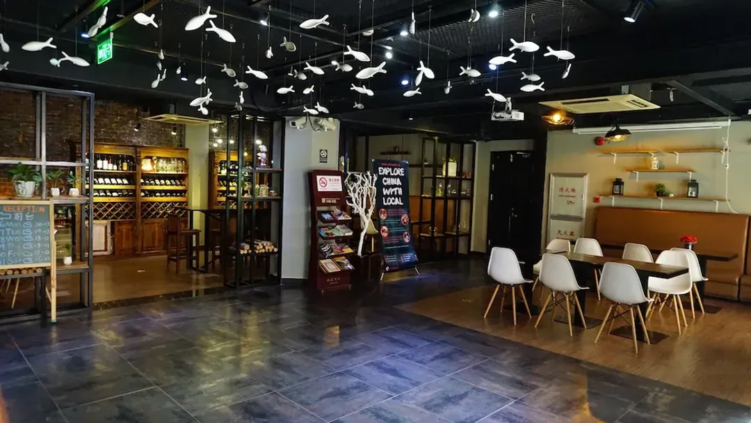 Lobby lounge