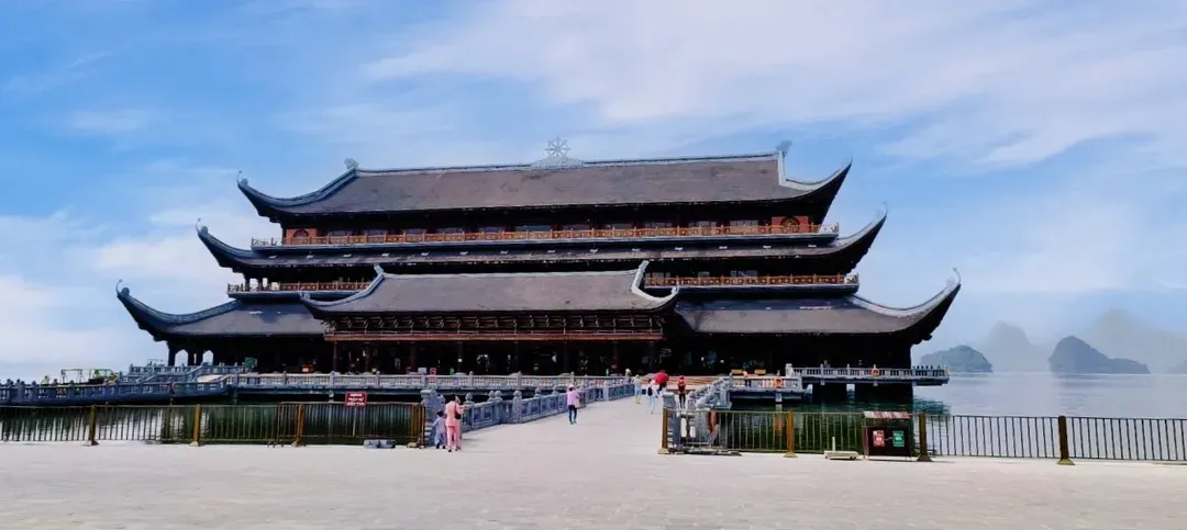 越南旅遊｜【北越健康蔬食5日】下龍灣遊船．三竹寺．華閭古鎮漫遊．河內漫遊(含稅簽)-6
