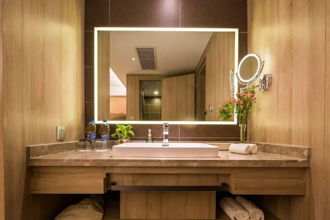 Bathroom sink