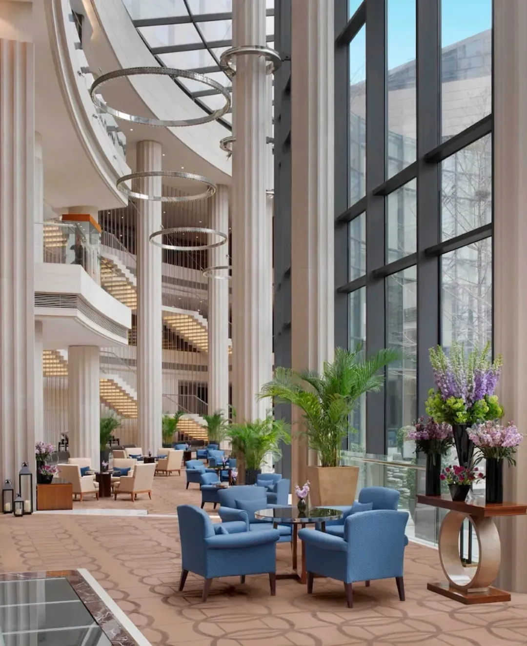 Lobby lounge