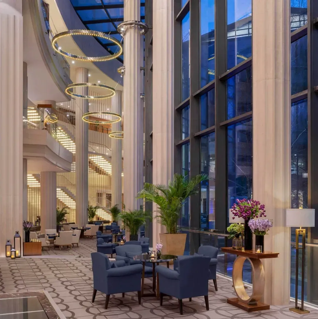 Lobby lounge
