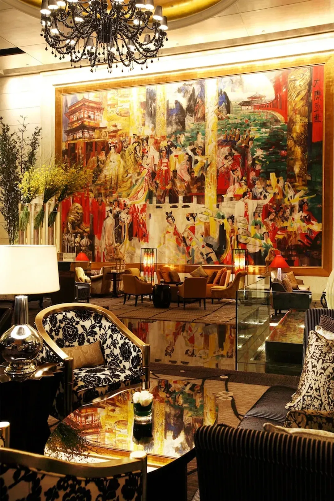 Lobby lounge