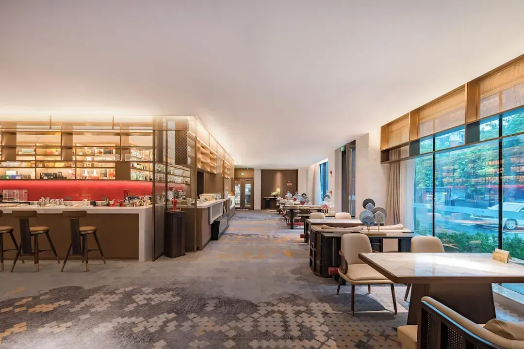 Lobby lounge