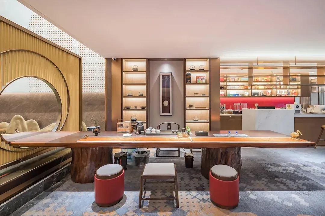 Lobby lounge